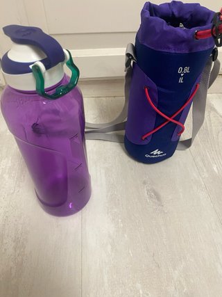 Botella Morada con Funda Isotérmica