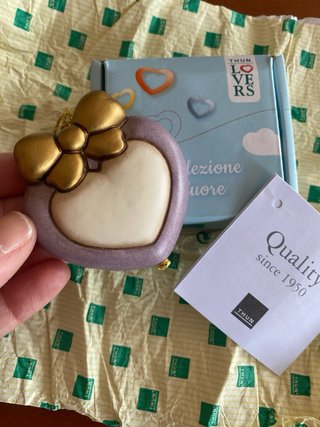 Cuore Thun viola con fiocco. Compreso di scatola