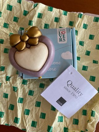 Cuore Thun viola con fiocco. Compreso di scatola