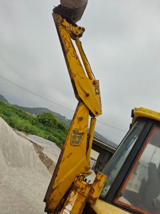 Retroescavadora JCB 3CX - 1995