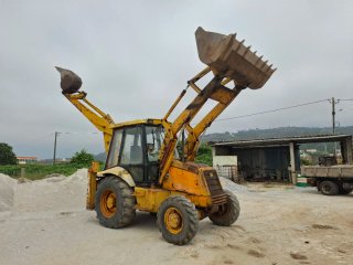 Retroescavadora JCB 3CX - 1995
