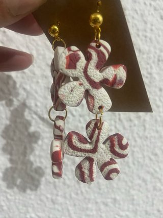 Pendientes artesanales redondos