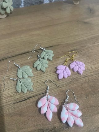 Pendientes artesanales redondos