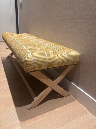 Banco tapizado rayas amarillo