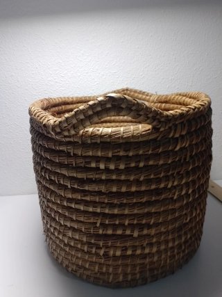 Cesta vintage redonda con asas