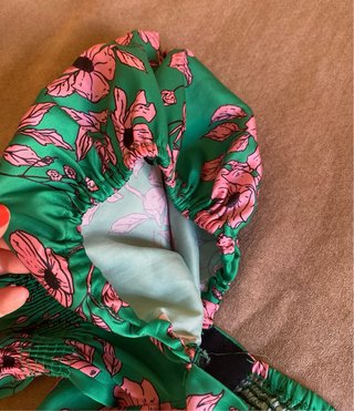 Top Zara M satinado verde rosa