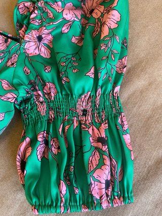 Top Zara M satinado verde rosa