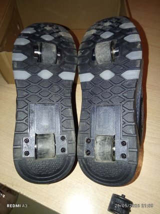 Zapatillas con ruedas talla 39