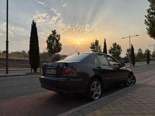 Lexus IS 2004, original; espectacular estado, con