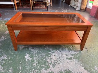 MESA DE CENTRO ELEVABLE