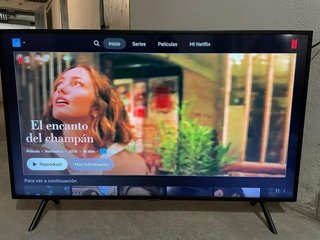 Samsung 40" 4k UHD Smart TV Como Nueva Television