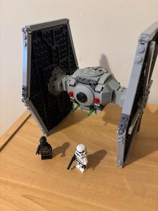 Lego Star Wars Caza TIE 75300