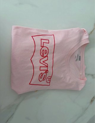 Camiseta Levi's rosa talla S