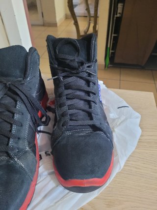 Scarpe antinfortunistiche nere e rosse