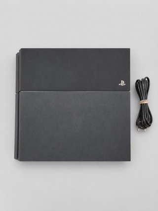 PS4 500GB con 4 juegos y cable
