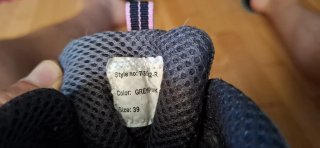 Botas de trekking impermeables grises y rosas