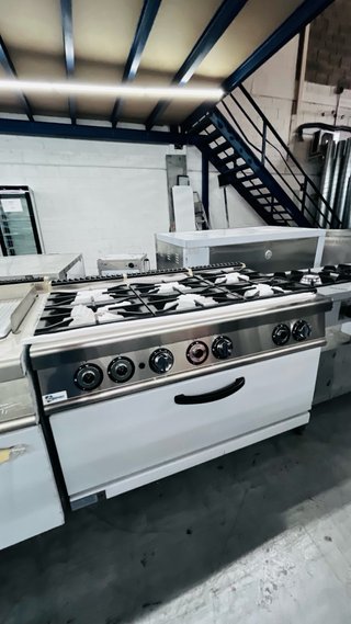 Cocina industrial 6 fuegos con horno
