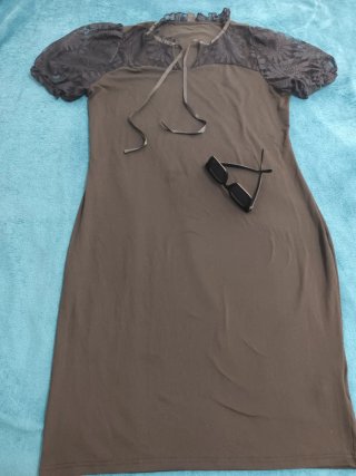 Vestido preto com renda