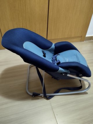 Mecedora para bebé azul y marino