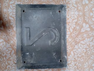 Placa metálica número casa antigua