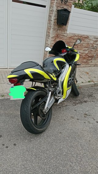 Aprilia RS 125 Negra y Amarilla