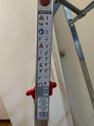Escalera plegable ROLSER de aluminio
