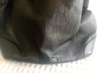 Bolso de piel marrón y negro