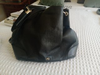 Bolso de piel marrón y negro