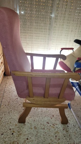 2 Sillones de tela y madera