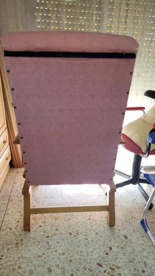 2 Sillones de tela y madera