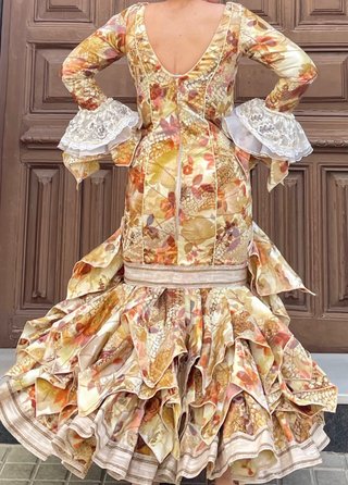 Traje FlamencaTalla 38-40 lentejuelas y perlas
