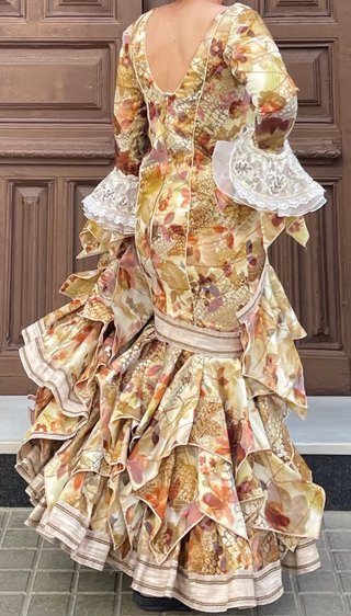 Traje FlamencaTalla 38-40 lentejuelas y perlas