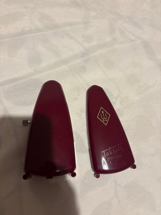 Metrónomo Wittner Taktell Piccolo Rojo