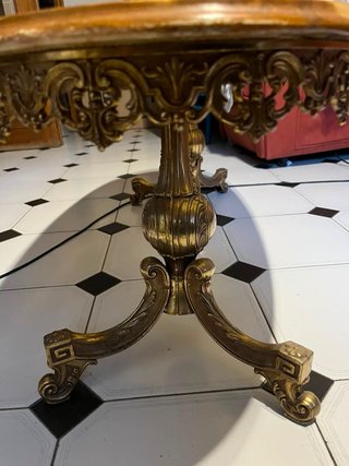 Mesa Mármol Onix y Bronce Ovalada