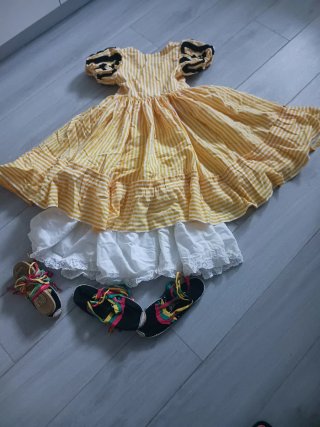 Traje de Malagueña y Zapatillas