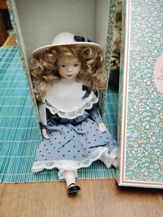 Muñeca de porcelana Fanas
