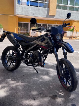 Rieju MRT 50cc Supermotard Negra