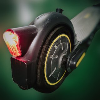Monopatín Segway-Ninebot Max