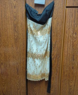 Vestido Fiesta Palabra de Honor Dorado y Negro Tal