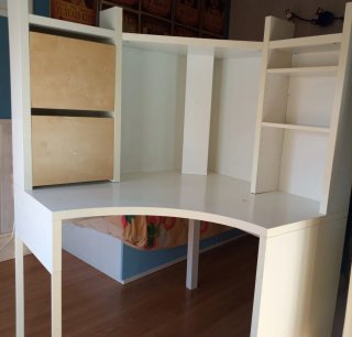 Mesa de estudio desmontada