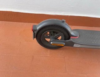 Patinete Eléctrico con Candado y Espejo