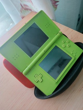 Nintendo DS Lite Verde Lima ORIGINAL + custodia + caricabatterie