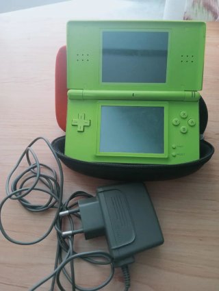 Nintendo DS Lite Verde Lima ORIGINAL + custodia + caricabatterie
