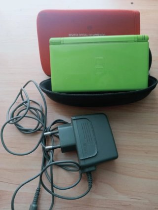 Nintendo DS Lite Verde Lima ORIGINAL + custodia + caricabatterie
