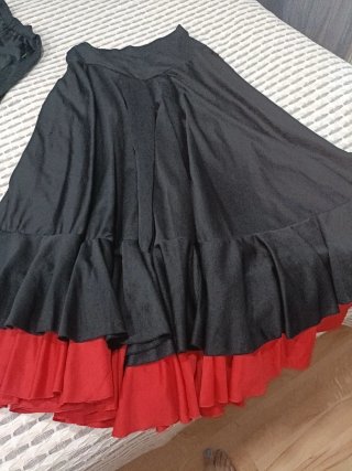 Falda flamenca negra y roja talla única