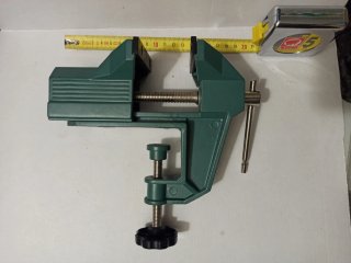 Tornillo de banco pequeño.