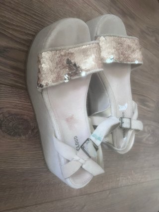 Sandalias Plataforma Beige y Doradas