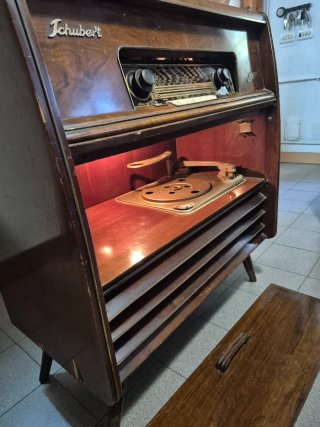 MuebleRadio Tocadiscos Telefunken Schubert de 1956