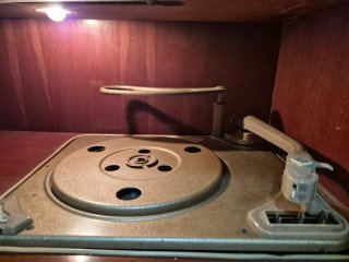 MuebleRadio Tocadiscos Telefunken Schubert de 1956