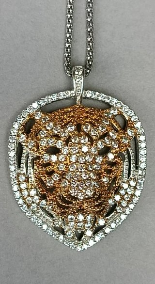 Colgante de Plata con Diseño de León